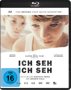 Die Blu-ray von „Ich seh, Ich seh“ hat zumindest in meinem Rezensionsexemplar eine weiße statt schwarze Umhüllung, was aber auch toll aussieht (Foto: Koch Media)